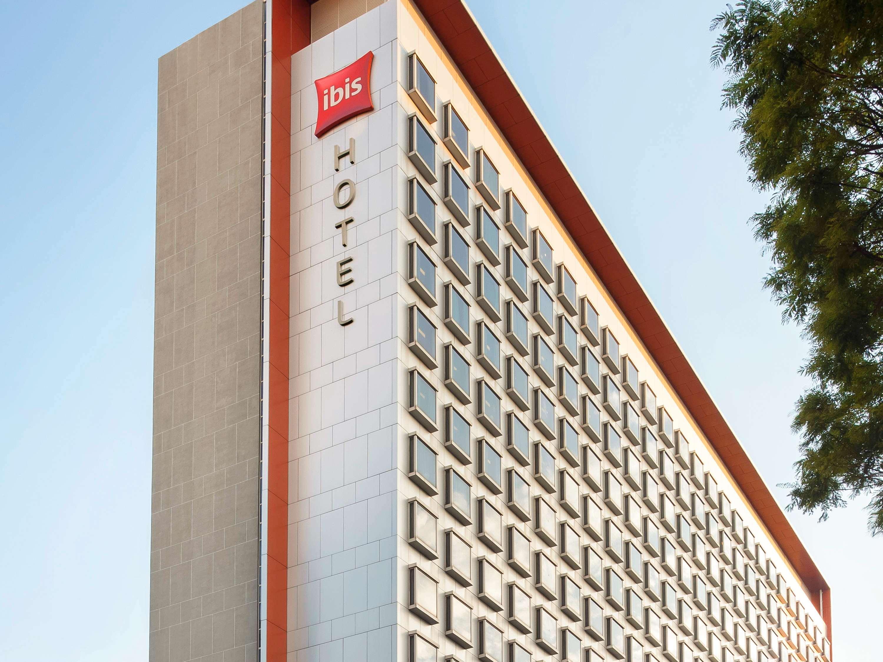 Ibis Singapore On Bencoolen - Newly Renovated Екстер'єр фото